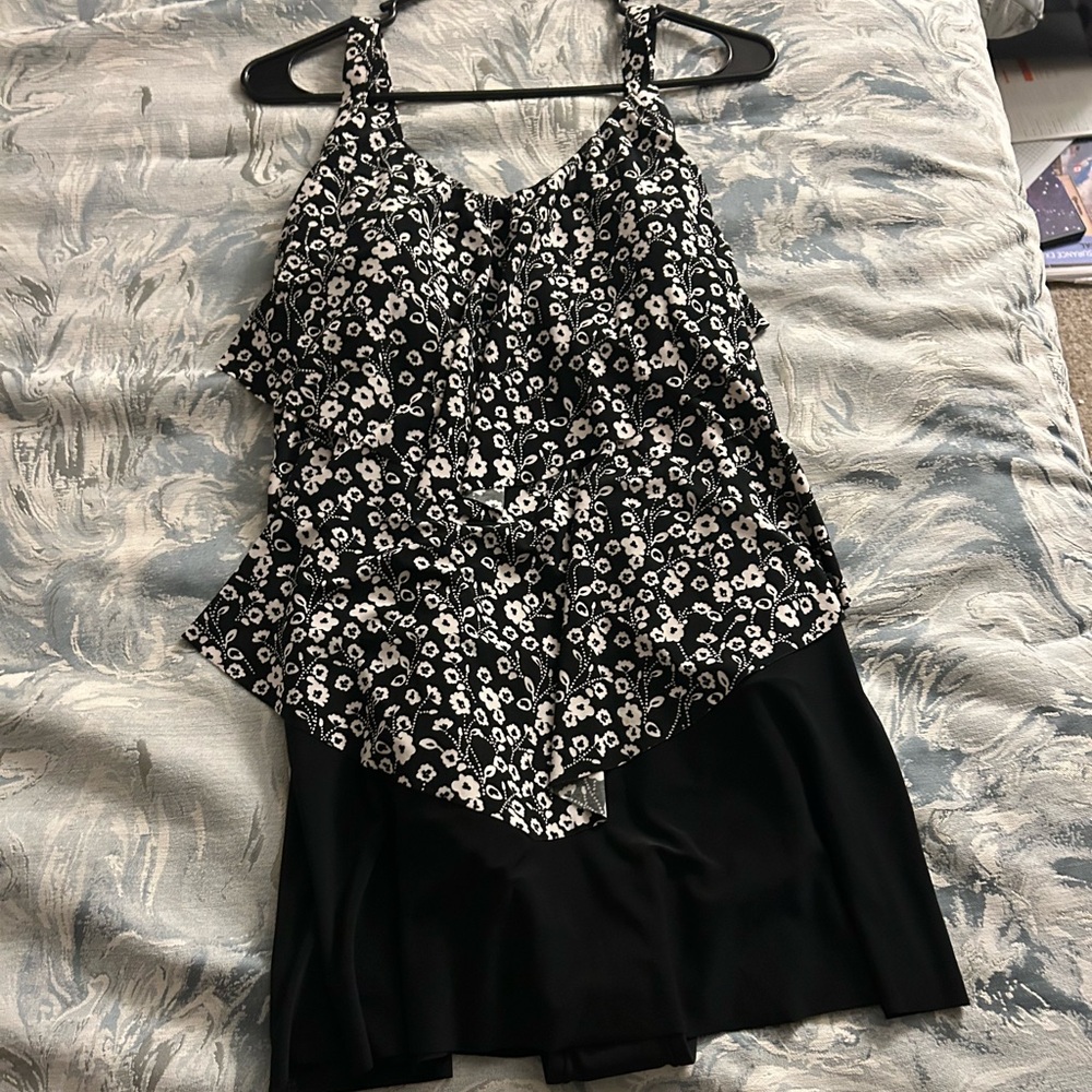 Croft & Barrow Elegant Black Dress with White Floral Accents